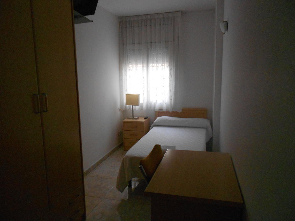 Hostal Ca La Irene Sant Vicens De Castellet Bilik gambar