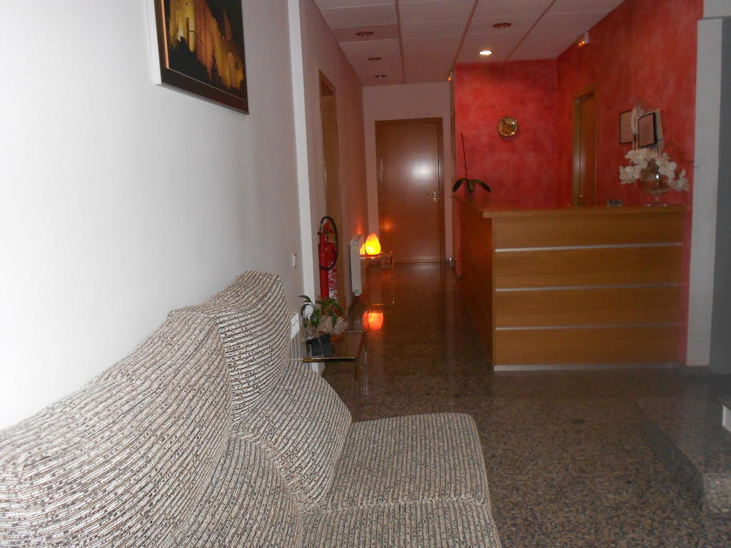 Hostal Ca La Irene Sant Vicens De Castellet Luaran gambar