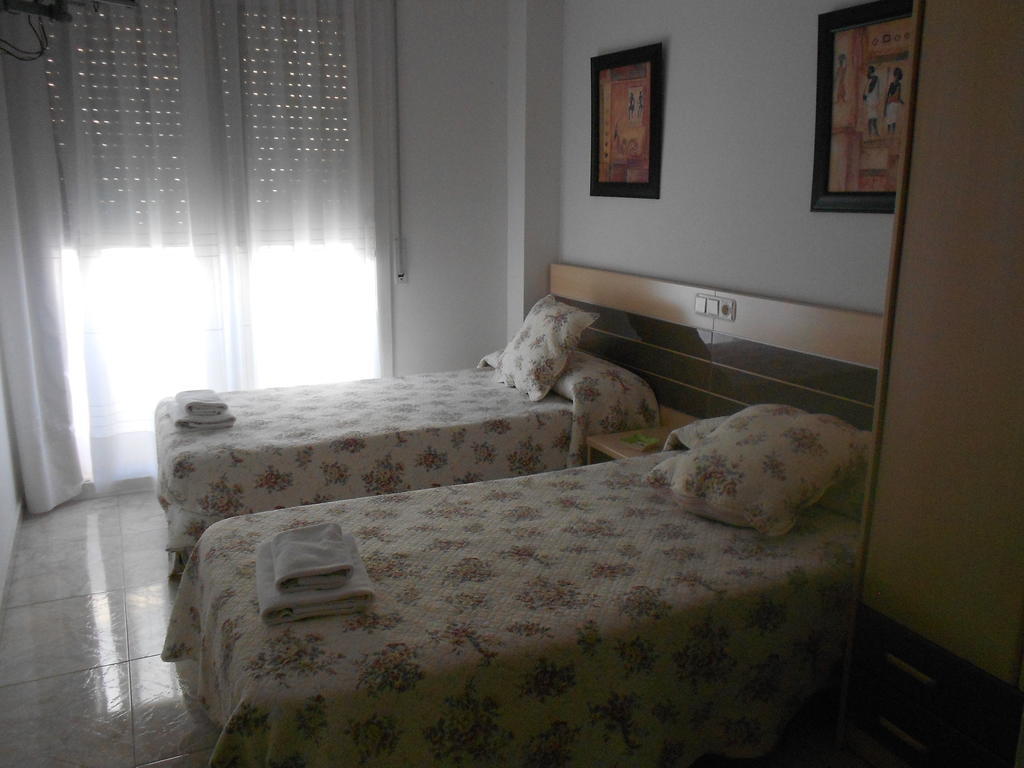 Hostal Ca La Irene Sant Vicens De Castellet Bilik gambar